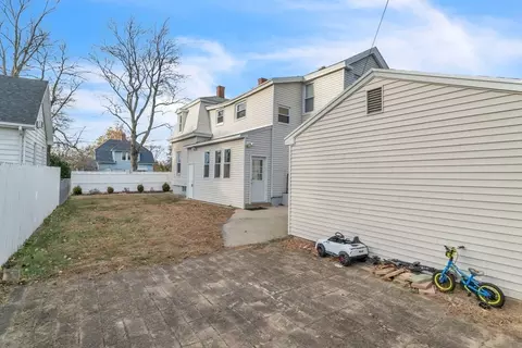 17 Griffin St, Springfield, MA 01104 photo 22