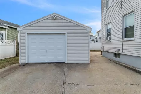 17 Griffin St, Springfield, MA 01104 photo 24