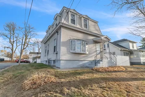 17 Griffin St, Springfield, MA 01104 photo 2