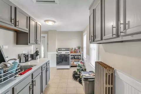 17 Griffin St, Springfield, MA 01104 photo 3