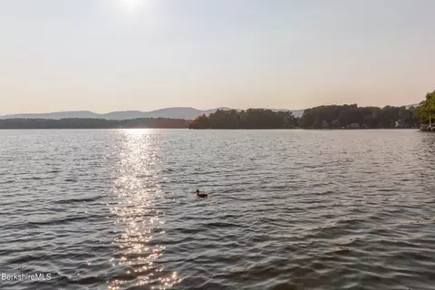 580 S Main St # B-4-9, Lanesborough, MA 01237