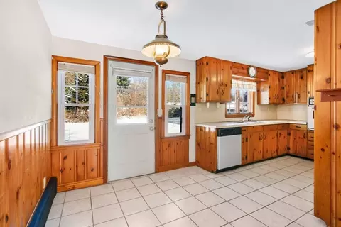 Kitchen - 214 Acrebrook Rd, Springfield, MA 01129 photo 1 of 6