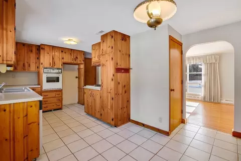 Kitchen - 214 Acrebrook Rd, Springfield, MA 01129 photo 3 of 6
