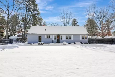 Exterior - 214 Acrebrook Rd, Springfield, MA 01129 photo 4 of 8
