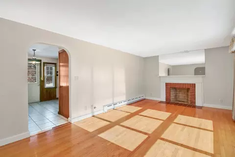 Living - 214 Acrebrook Rd, Springfield, MA 01129 photo 1 of 5