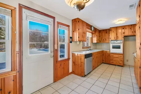 Kitchen - 214 Acrebrook Rd, Springfield, MA 01129 photo 2 of 6