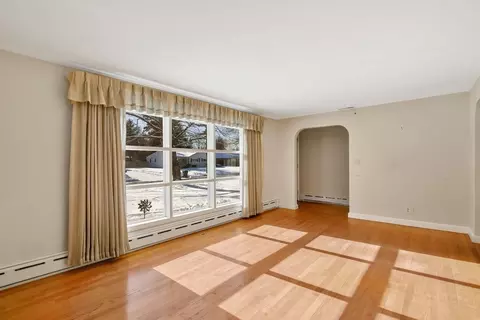 Living - 214 Acrebrook Rd, Springfield, MA 01129 photo 4 of 5