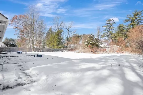 Exterior - 214 Acrebrook Rd, Springfield, MA 01129 photo 3 of 8