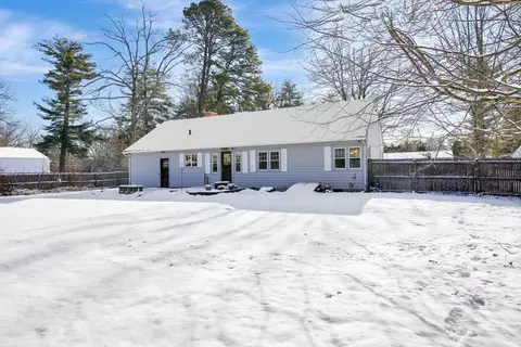 Exterior - 214 Acrebrook Rd, Springfield, MA 01129 photo 6 of 8