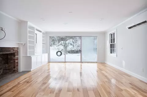 Living - 489 Main St, Hingham, MA 02043 photo 8 of 9