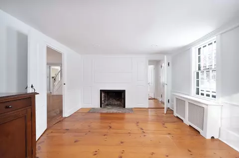 Living - 489 Main St, Hingham, MA 02043 photo 4 of 9