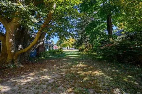 Exterior - 489 Main St, Hingham, MA 02043 photo 7 of 10