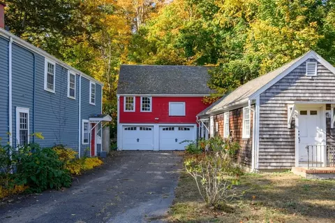 Exterior - 489 Main St, Hingham, MA 02043 photo 4 of 10