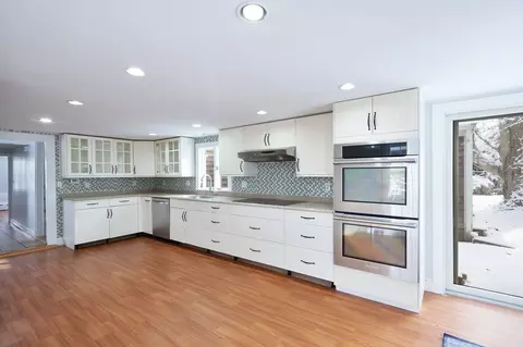 Kitchen - 489 Main St, Hingham, MA 02043 photo 2 of 4