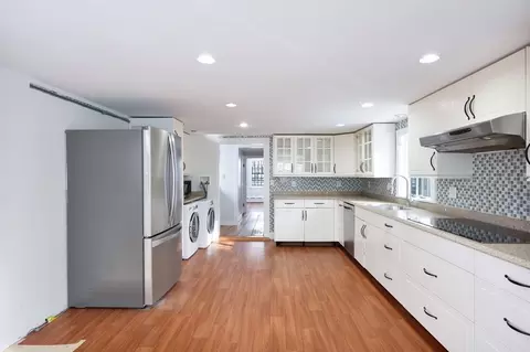 Kitchen - 489 Main St, Hingham, MA 02043 photo 3 of 4