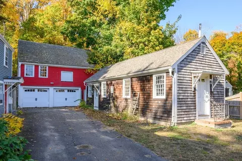 Exterior - 489 Main St, Hingham, MA 02043 photo 3 of 10