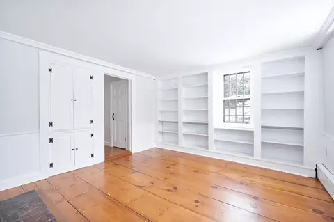 Living - 489 Main St, Hingham, MA 02043 photo 2 of 9