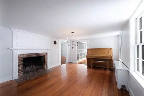 Living - 489 Main St, Hingham, MA 02043 photo 5 of 9