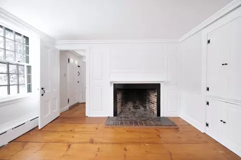 Living - 489 Main St, Hingham, MA 02043 photo 3 of 9