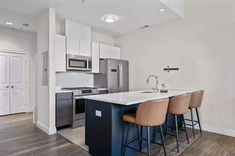 1022 Hancock St #206, Quincy, MA 02169