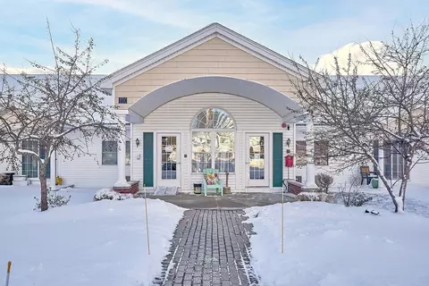 100 Lawrence St #12, Haverhill, MA 01830
