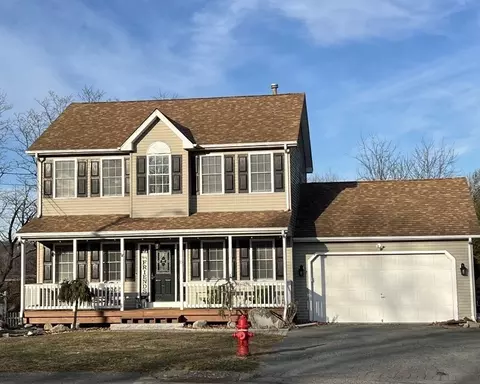 15 Dolphin Cir, Somerset, MA 02726