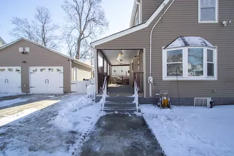 3 Mortimer St, Springfield, MA 01109 photo 2
