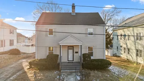18 Lincoln St, Webster, MA 01570 photo 2