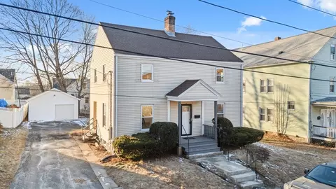 18 Lincoln St, Webster, MA 01570