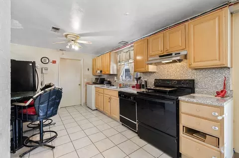 Kitchen - 43 Coolidge Rd, Danvers, MA 01923 photo 1 of 2