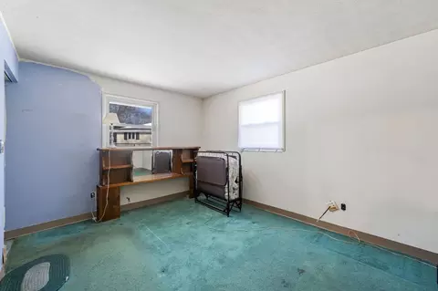 Bedroom - 43 Coolidge Rd, Danvers, MA 01923 photo 2 of 4