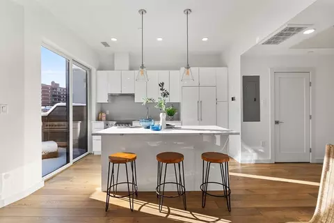 97 Elmwood St #302, Cambridge, MA 02140