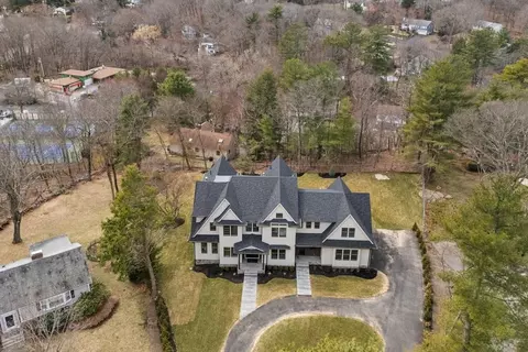 6 Vinson Cir, Winchester, MA 01890