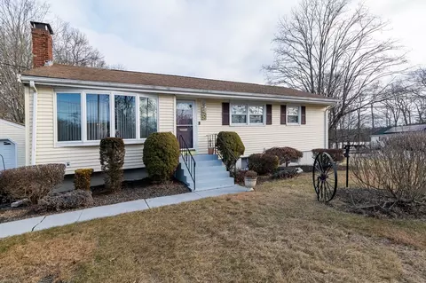4 Stratford Ave, Avon, MA 02322