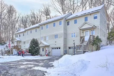 825 John Fitch Hwy #15, Fitchburg, MA 01420