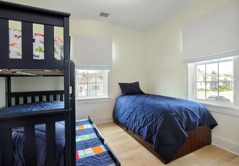 Bedroom - 74 Samoset Ave, Hull, MA 02045 photo 4 of 5