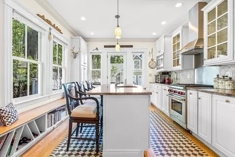 164 Appleton St #164, Cambridge, MA 02138