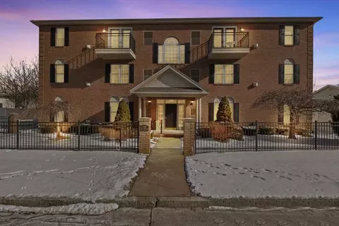 968 Geraldine St #3C, New Bedford, MA 02740