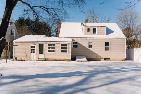 Exterior - 75 Lumae St, Springfield, MA 01119 photo 5 of 7