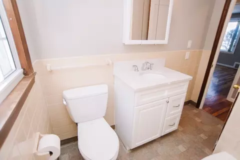 Bath - 75 Lumae St, Springfield, MA 01119 photo 4 of 7