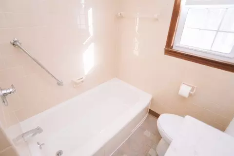 Bath - 75 Lumae St, Springfield, MA 01119 photo 3 of 7