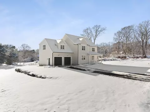 Exterior - 1 Haystack Ln, Berkley, MA 02779 photo 2 of 2