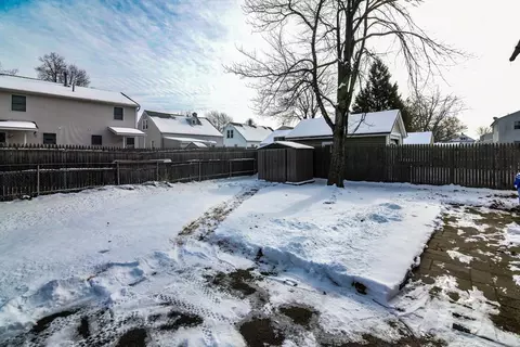 Exterior - 267-269 Redlands St, Springfield, MA 01104 photo 4 of 6