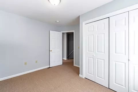 Bedroom - 75-77 Pinevale St, Springfield, MA 01151 photo 3 of 11