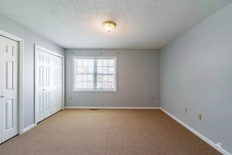Bedroom - 75-77 Pinevale St, Springfield, MA 01151 photo 5 of 11