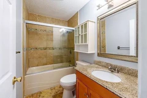 Bath - 75-77 Pinevale St, Springfield, MA 01151 photo 2 of 4