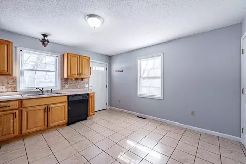 Kitchen - 75-77 Pinevale St, Springfield, MA 01151 photo 4 of 5