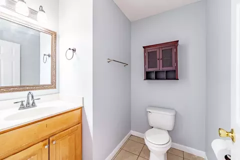Bath - 75-77 Pinevale St, Springfield, MA 01151 photo 1 of 4
