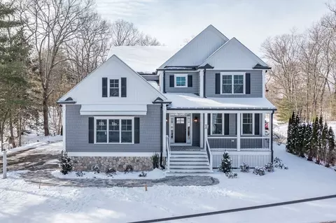 33 Rockland St, Natick, MA 01760
