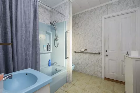 Bath - 787 High St, Fall River, MA 02720 photo 1 of 3